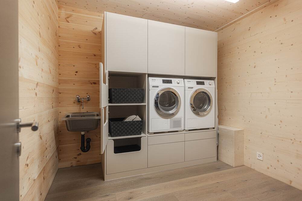 Hauswirtschafts-Schrank