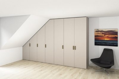 Flügeltürschrank in Dachschräge